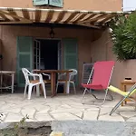 アパート Nest Overlooking The Gulf Of Saint-tropez