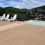 アパート Nest Overlooking The Gulf Of Saint-tropez ロクブリューヌ・シュル・アルジャン