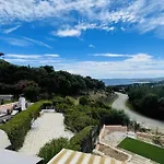 Nest Overlooking The Gulf Of Saint-tropez * ロクブリューヌ・シュル・アルジャン