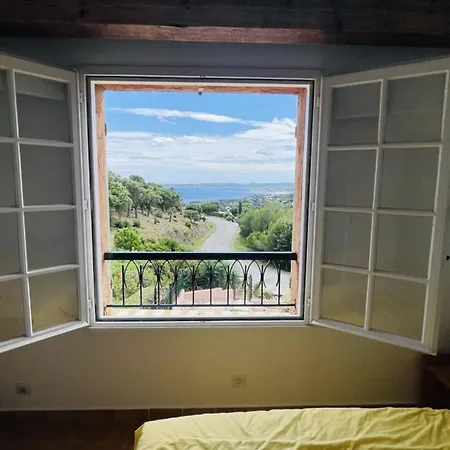 Nest Overlooking The Gulf Of Saint-tropez アパート *